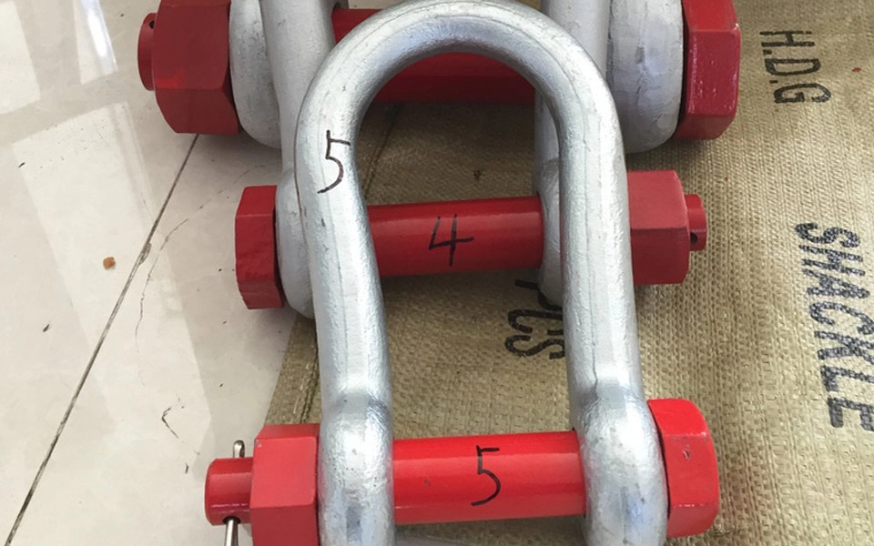 Aqua Moor Shackle 140: Bolt Design, Connection Matching and Mooring Performance